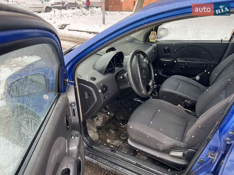 Седан Chevrolet Aveo 2005 в Львове