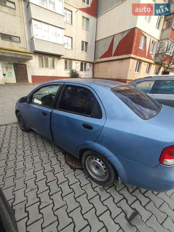 Седан Chevrolet Aveo 2005 в Черновцах