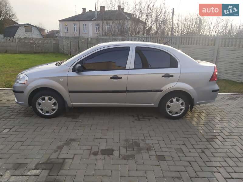 Седан Chevrolet Aveo 2006 в Мерефа