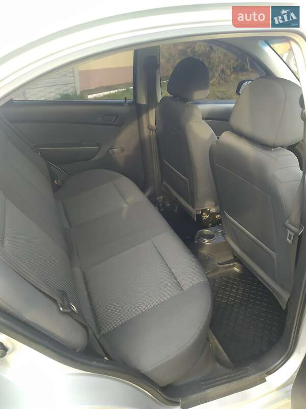 Седан Chevrolet Aveo 2006 в Мерефа