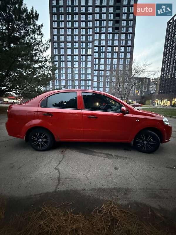 Седан Chevrolet Aveo 2008 в Днепре