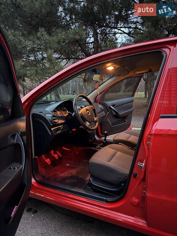 Седан Chevrolet Aveo 2008 в Днепре