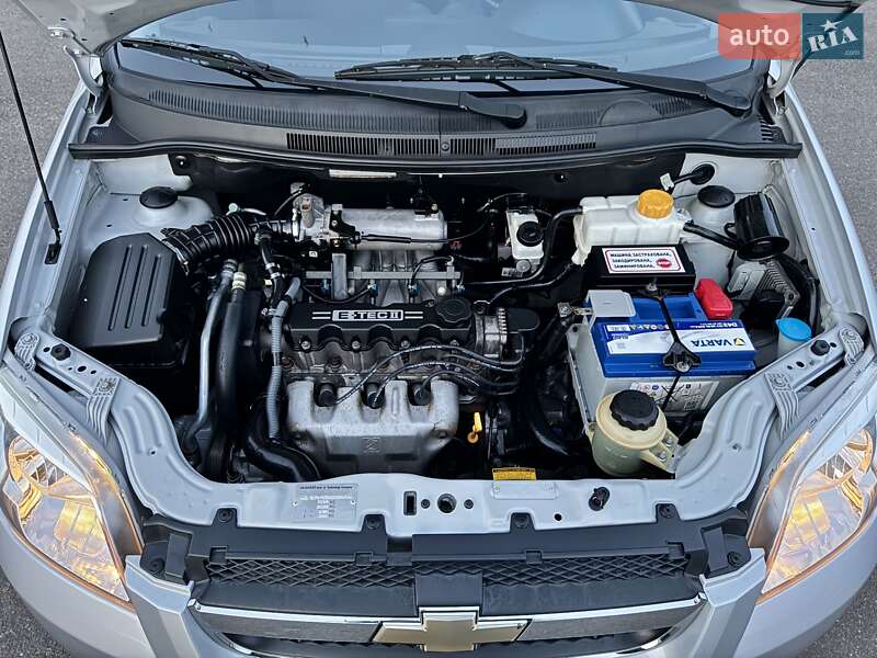 Седан Chevrolet Aveo 2006 в Николаеве