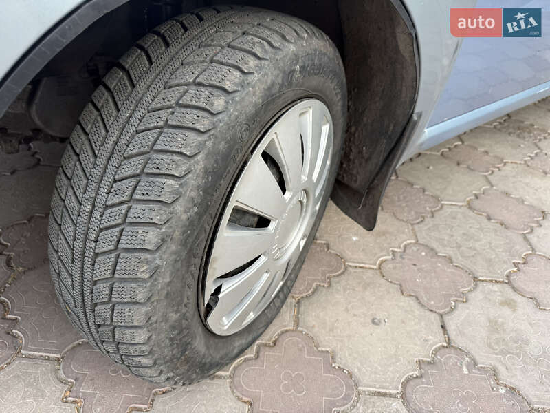 Седан Chevrolet Aveo 2007 в Днепре