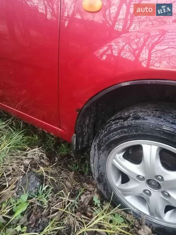 Седан Chevrolet Aveo 2004 в Полтаве