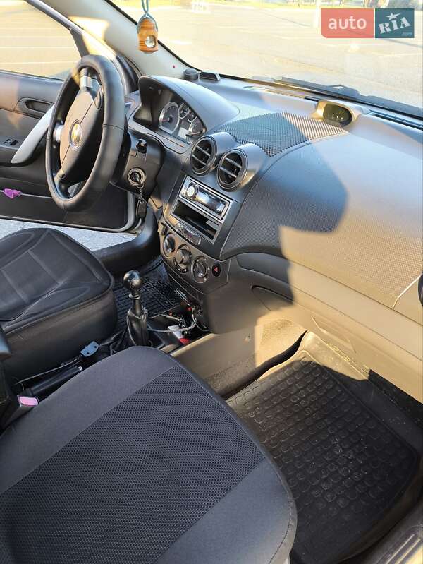 Седан Chevrolet Aveo 2006 в Броварах