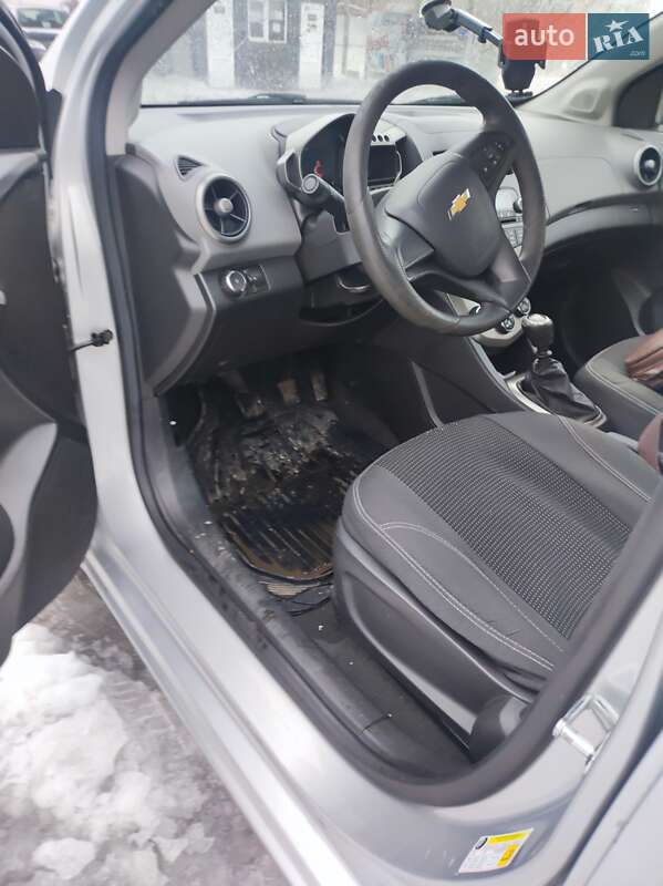 Седан Chevrolet Aveo 2012 в Харькове