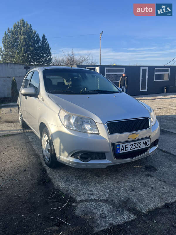 Хэтчбек Chevrolet Aveo 2011 в Новомосковске