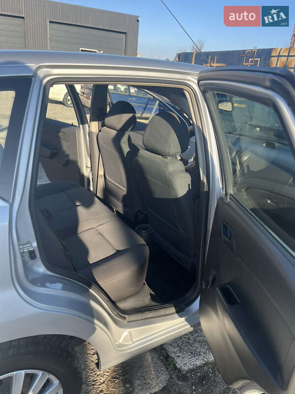 Хэтчбек Chevrolet Aveo 2011 в Новомосковске