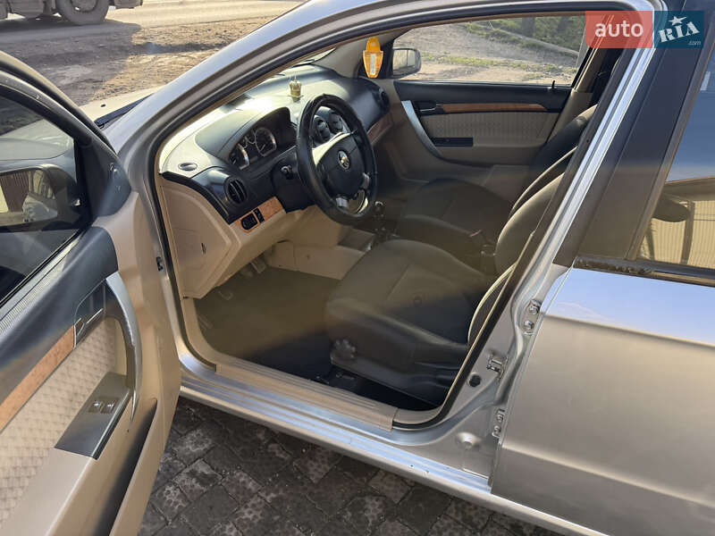 Седан Chevrolet Aveo 2008 в Николаеве