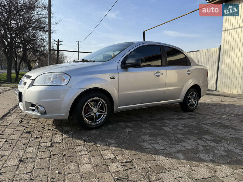 Седан Chevrolet Aveo 2008 в Николаеве