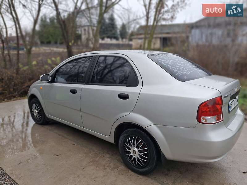 Седан Chevrolet Aveo 2004 в Мурафі