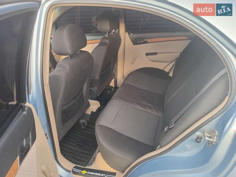 Седан Chevrolet Aveo 2008 в Богодухіву