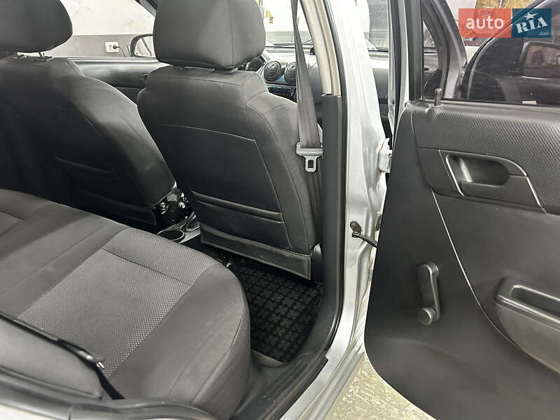 Седан Chevrolet Aveo 2011 в Новомосковську