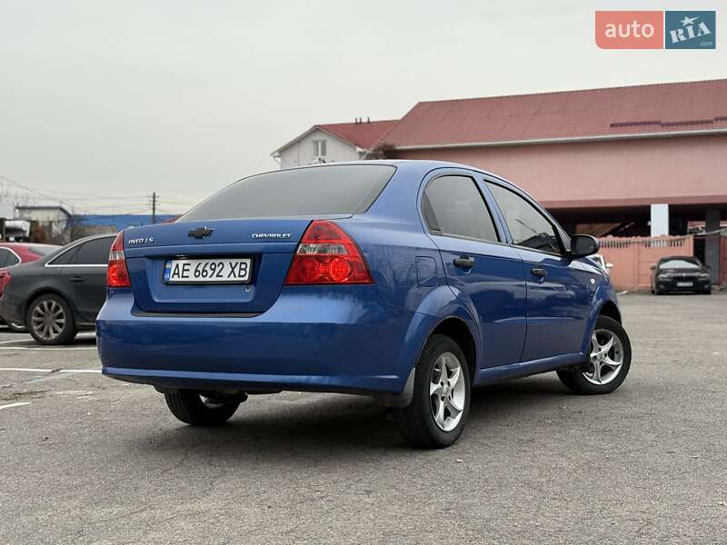 Седан Chevrolet Aveo 2006 в Киеве