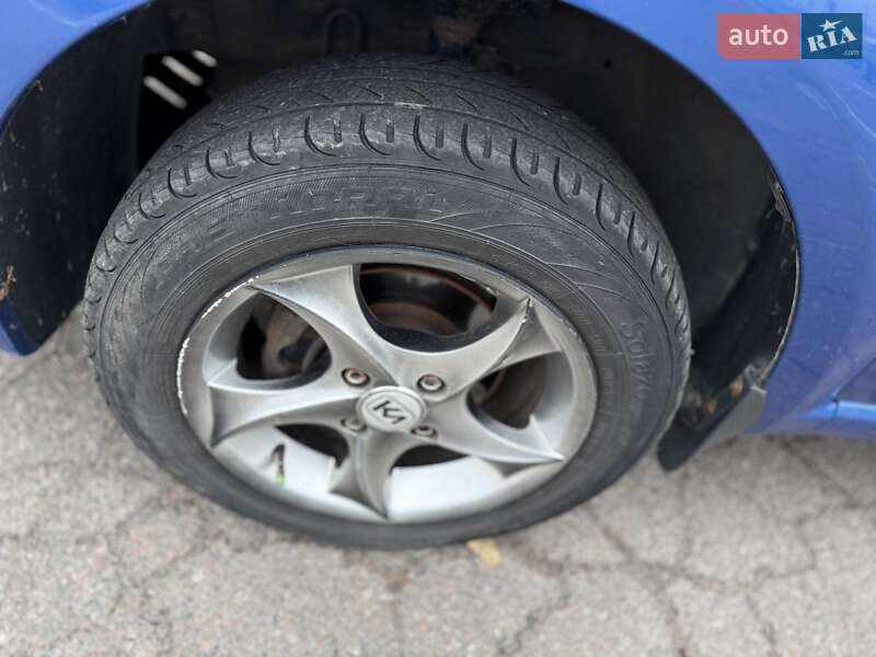 Седан Chevrolet Aveo 2006 в Киеве