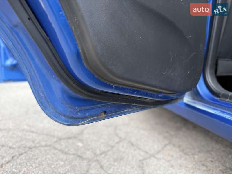 Седан Chevrolet Aveo 2006 в Киеве