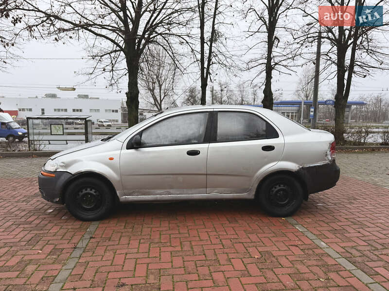 Седан Chevrolet Aveo 2005 в Харькове