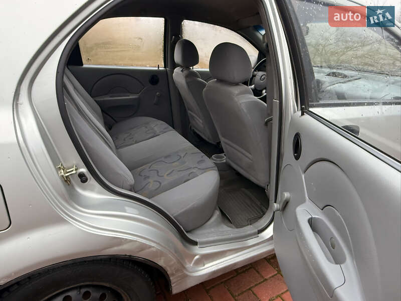 Седан Chevrolet Aveo 2005 в Харькове