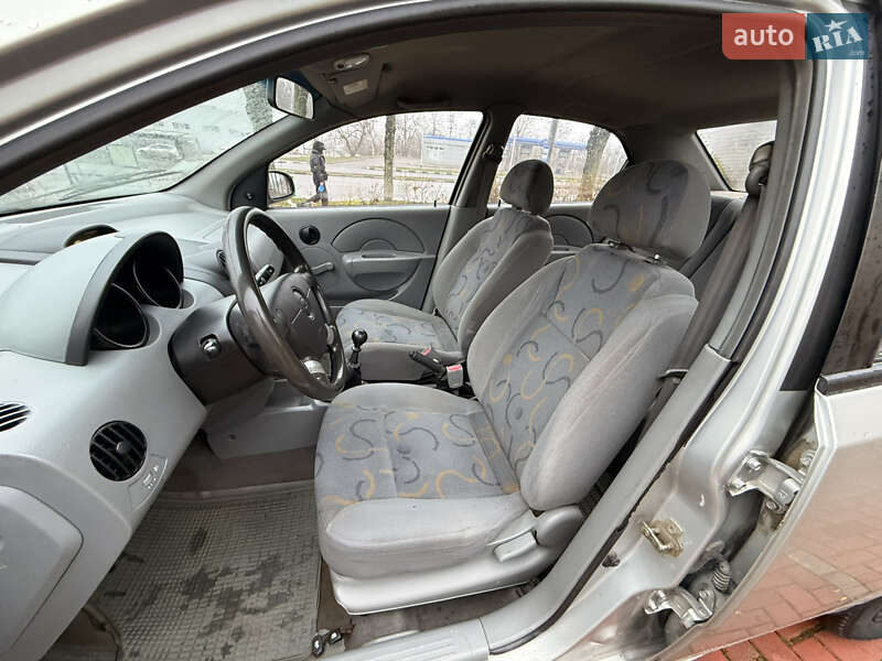Седан Chevrolet Aveo 2005 в Харькове
