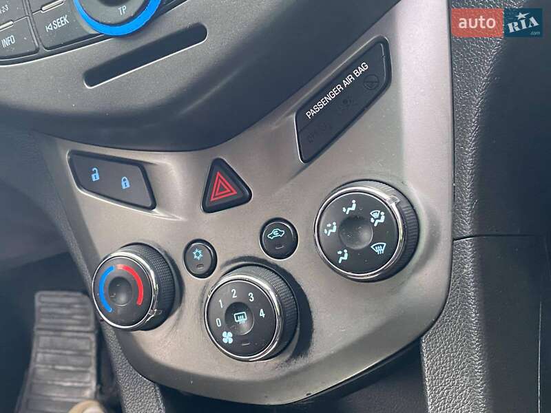 Хэтчбек Chevrolet Aveo 2011 в Николаеве фото 38 Хэтчбек Chevrolet Aveo 2011 в Николаеве