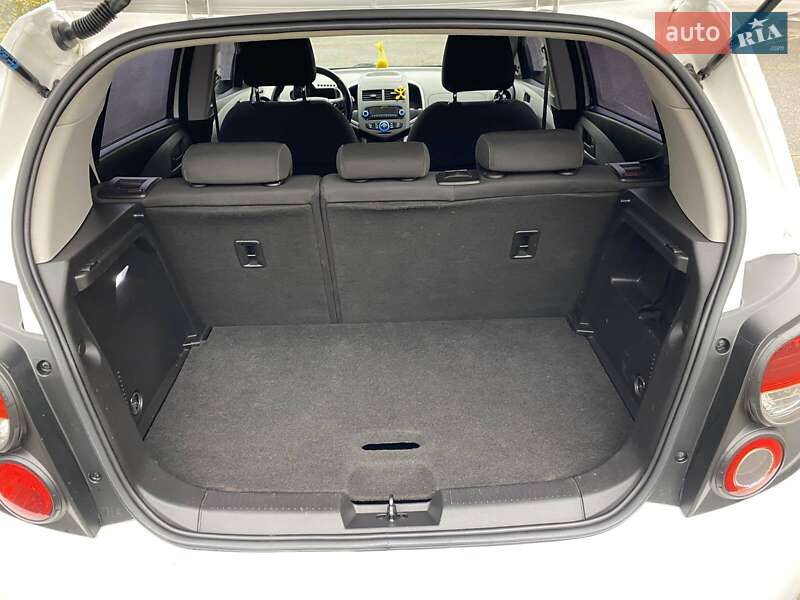 Хэтчбек Chevrolet Aveo 2011 в Николаеве фото 42 Хэтчбек Chevrolet Aveo 2011 в Николаеве