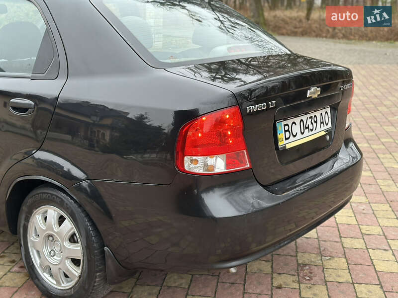 Седан Chevrolet Aveo 2005 в Жовкві