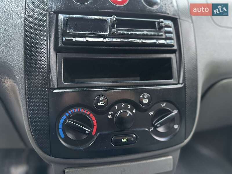 Седан Chevrolet Aveo 2005 в Жовкві