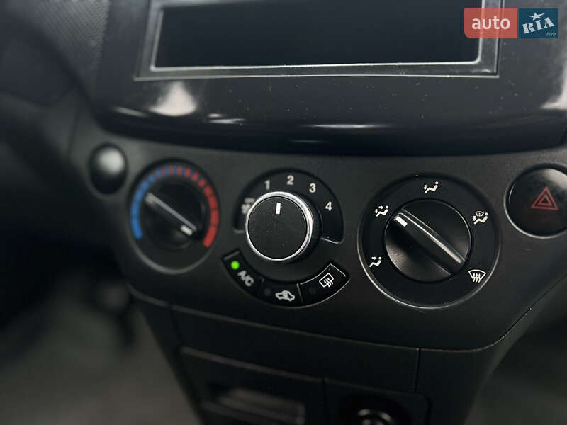 Седан Chevrolet Aveo 2006 в Николаеве фото 17 Седан Chevrolet Aveo 2006 в Николаеве