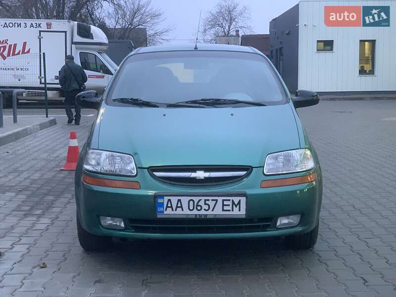 Хетчбек Chevrolet Aveo 2004 в Дніпрі