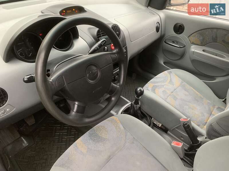 Хетчбек Chevrolet Aveo 2004 в Дніпрі