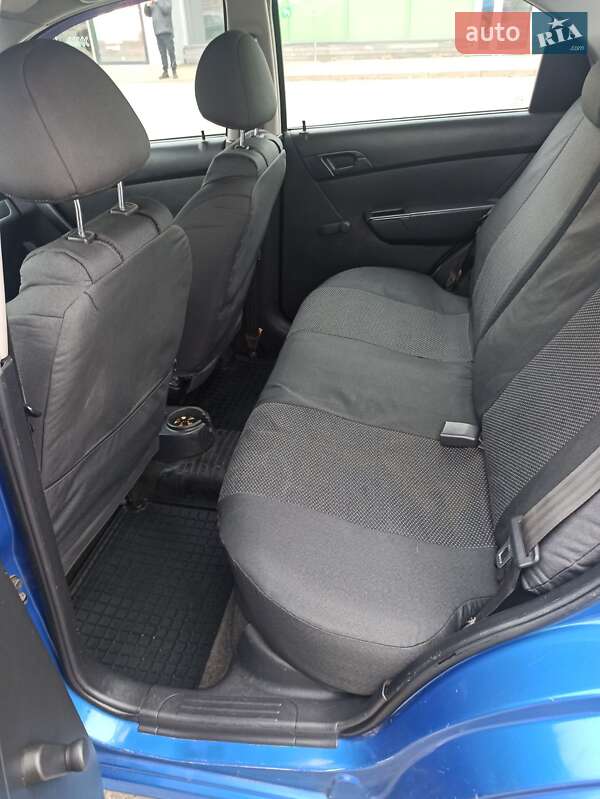 Седан Chevrolet Aveo 2010 в Києві