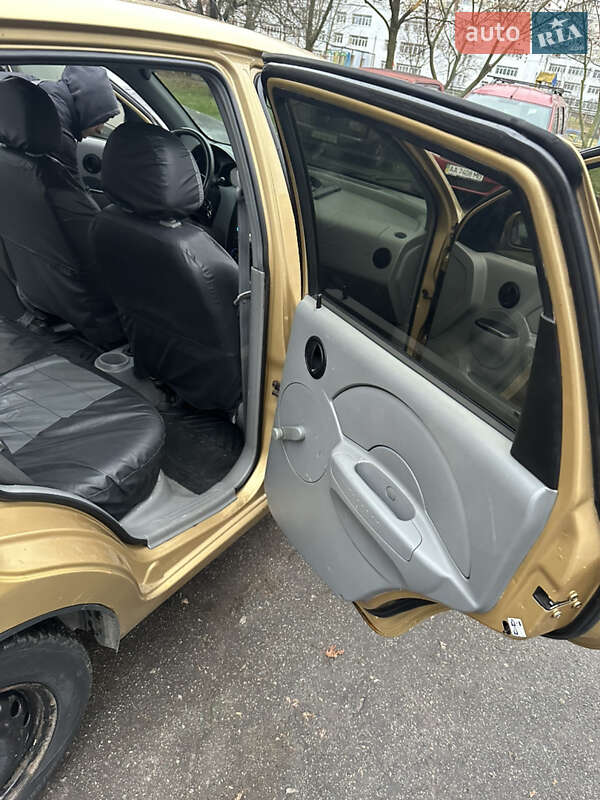 Хетчбек Chevrolet Aveo 2004 в Києві