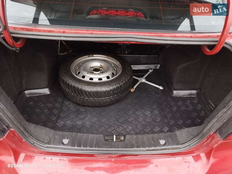 Седан Chevrolet Aveo 2006 в Киеве