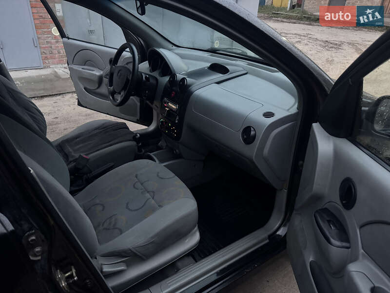 Седан Chevrolet Aveo 2005 в Києві фото 5 Седан Chevrolet Aveo 2005 в Києві