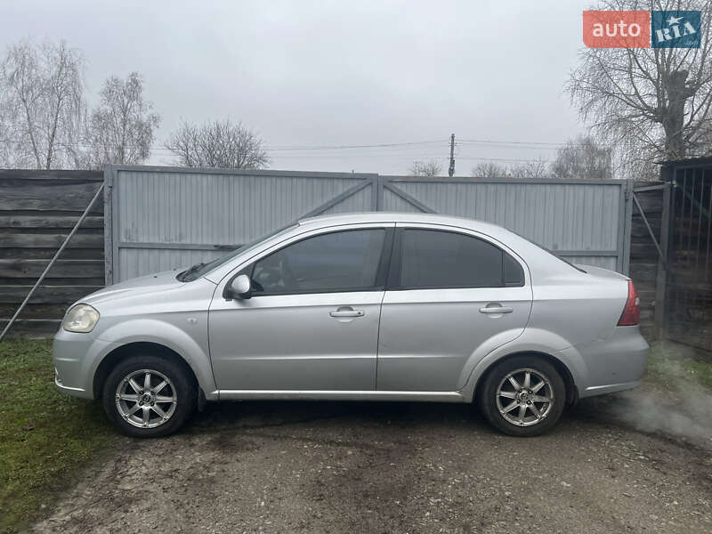 Седан Chevrolet Aveo 2008 в Носовке