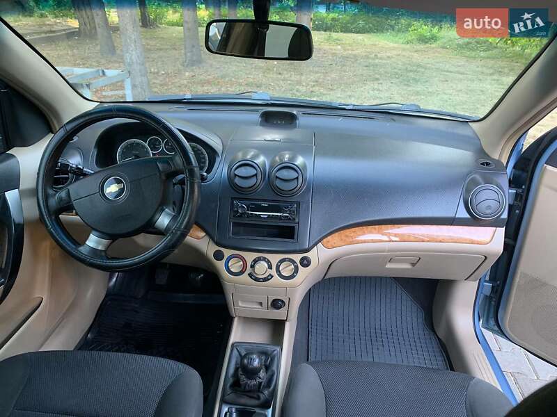 Седан Chevrolet Aveo 2008 в Черновцах