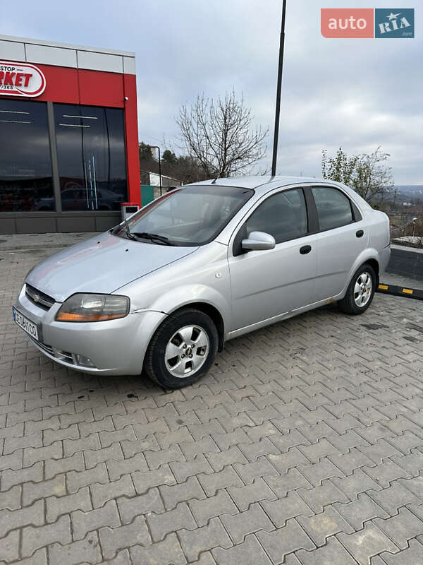 Седан Chevrolet Aveo 2006 в Чернівцях