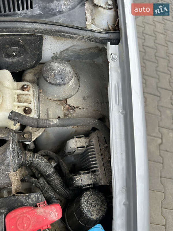 Седан Chevrolet Aveo 2006 в Чернівцях