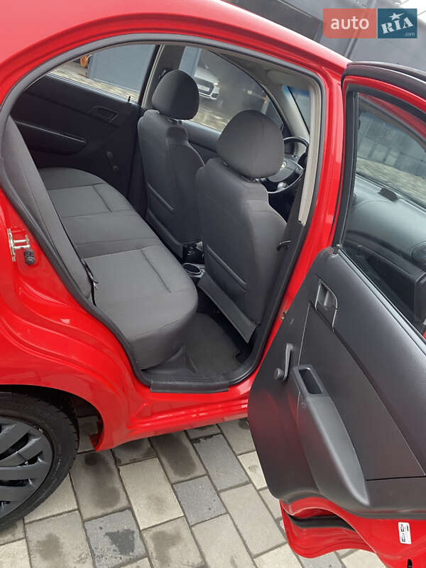 Седан Chevrolet Aveo 2007 в Полтаві