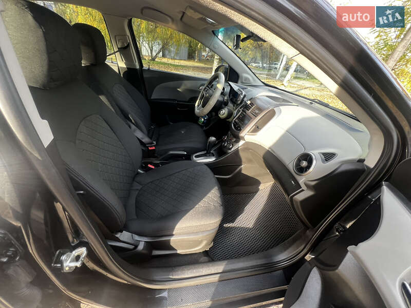 Седан Chevrolet Aveo 2014 в Кременчуге