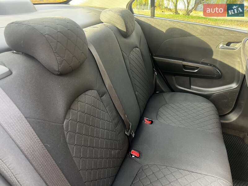 Седан Chevrolet Aveo 2014 в Кременчуге