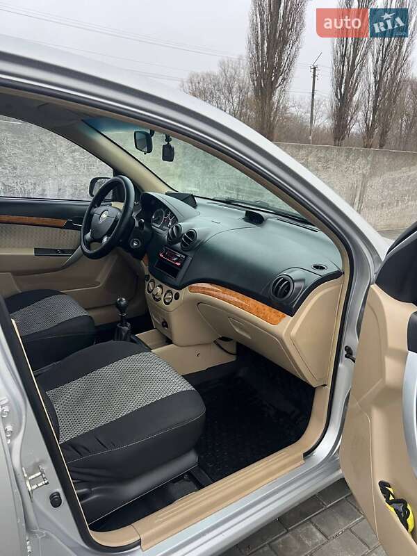 Седан Chevrolet Aveo 2008 в Хороле