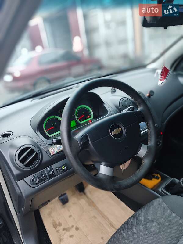 Хэтчбек Chevrolet Aveo 2010 в Козельце