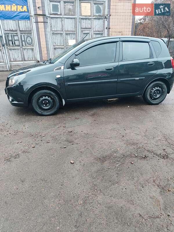Хэтчбек Chevrolet Aveo 2010 в Козельце