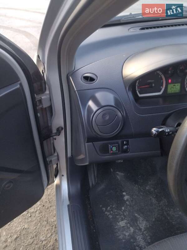 Седан Chevrolet Aveo 2007 в Рівному