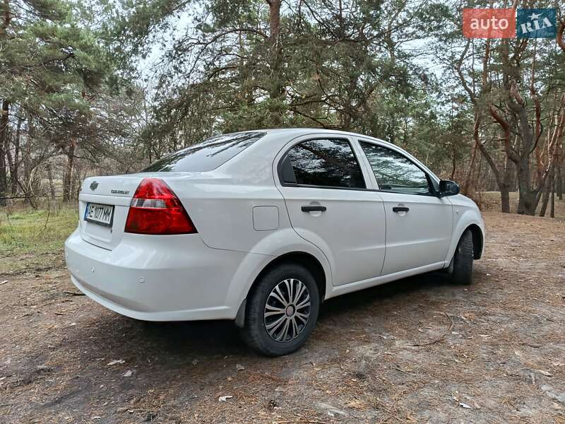 Седан Chevrolet Aveo 2007 в Дніпрі