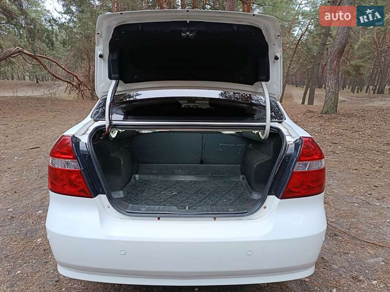 Седан Chevrolet Aveo 2007 в Дніпрі