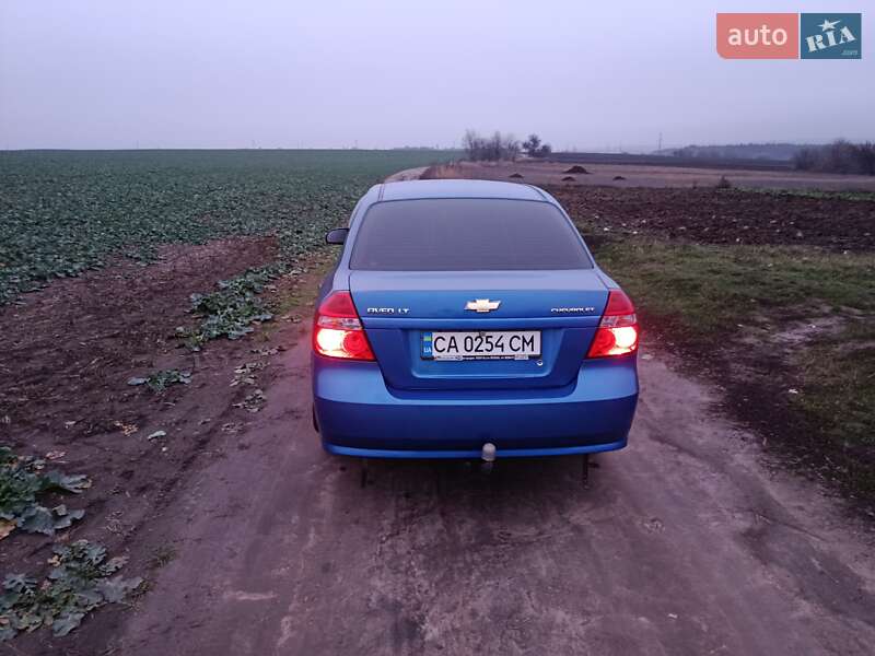 Седан Chevrolet Aveo 2010 в Корсунь-Шевченківському
