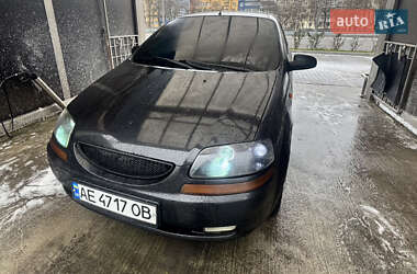 Седан Chevrolet Aveo 2004 в Днепре